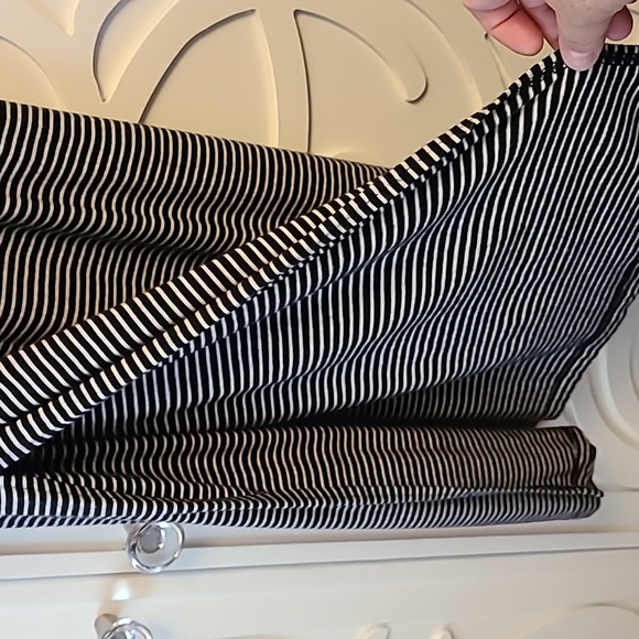 Old Navy Navy Striped Skirt - 1X - Picture 3 of 6
